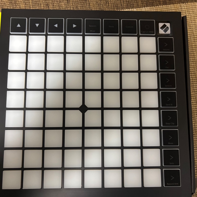 NOVATION Launch Pad Xの画像